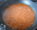 Foto del paso 2 de la receta: Guisantes guisados con tomate y huevo