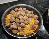 Foto del paso 3 de la receta: Albóndigas a la jardinera 🥕🍄🥔