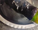 A picture of step 1 of Baingan bharta.