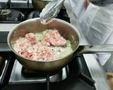รูปขั้นตอนการทำที่ 4 ของ เห็ดสี่สหาย (Assorted Mushroom Dish)