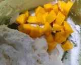 Foto langkah ke 3 dari resep Es krim lilin isi mangga lapis coklat.