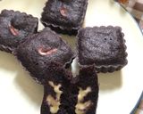 Foto langkah ke 5 dari resep Bolu Ketan Item Keju Lumer.