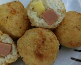 Foto langkah ke 5 dari resep Riceball-isi sosis keju.