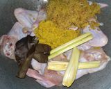 Foto langkah ke 2 dari resep Ayam goreng lengkuas.