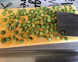 Une image de l'étape 3 de Sundakai aux tomates et épices indiennes.