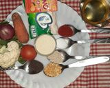 রাভা ভেজিটেবল ইডলি (Rava Vegetable Idli recipe in bengali) রেসিপি ধাপ - 1 ছবি