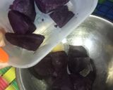 Foto langkah ke 1 dari resep Bola Bola ubi ungu Isi Coklat.