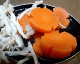 Hình bước làm 1 của món Súp gà xé cho sinh nhật bé