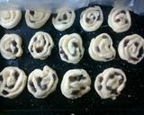 Foto del paso 4 de la receta: Caracolas con pasas y miel