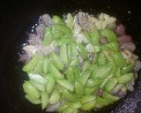 Foto langkah ke 2 dari resep Tumisan bunga bawang enak.