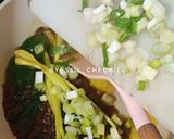 Foto langkah ke 4 dari resep Soto Ceker dan Tulang Lamongan.