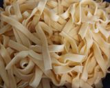 Une image de l'étape 1 de Tagliatelles boursin saumon.
