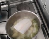 Foto del paso 1 de la receta: Lomo de Bacalao con patatas y guisantes