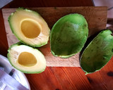 Foto del paso 1 de la receta: Aguacates rellenos con mozzarella y nueces