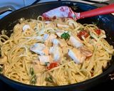A picture of step 5 of Creamy salmon pasta.