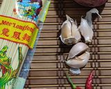 Gambar langkah 1 resipi Mee Sotong Banjir.