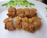 รูปขั้นตอนการทำที่ 6 ของ หมูกรอบรีดน้ำมัน