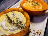 Ofenkäse im Kürbis