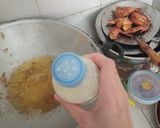 Foto langkah ke 5 dari resep Ayam goreng kremes.