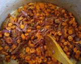 A picture of step 4 of Carrots and potatoe rice.