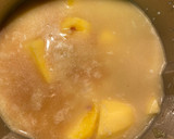 Foto del paso 3 de la receta: Sopa eslovaca de ajo, patata y queso en pan