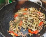 Foto langkah ke 2 dari resep Tumis Sayur Asin.