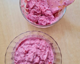 Foto del paso 3 de la receta: Helado cremoso de frutilla 🍓 versión saludable 🍓🥛 solo 2 ingredientes