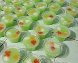 Foto langkah ke 4 dari resep Puding Melon Cup.