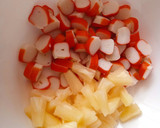 Foto del paso 2 de la receta: Ensaladilla de pasta, piña y surimi