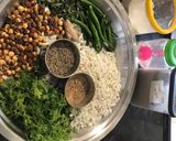 A picture of step 1 of Sukha Bhel Chutney.