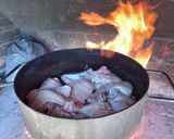 Foto del paso 3 de la receta: Pollo al verdeo en disco de arado!!