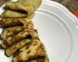 A picture of step 4 of Crepés and ice cream.