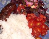 Foto del paso 4 de la receta: Chorizos al horno con arroz blanco y ensaladas mixta