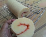 Foto langkah ke 6 dari resep Milky White Roll Cake.