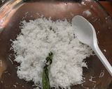 Foto langkah ke 2 dari resep Putu Ayu Buah Naga.