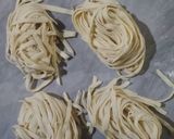 Foto langkah ke 5 dari resep Mie homemade tanpa telur.