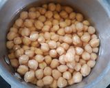 A picture of step 1 of Paneer Stuffed Chickpeas Kofta.