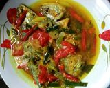 Foto langkah ke 4 dari resep Ikan gembung kuah kuning pedas.