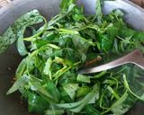 Foto langkah ke 4 dari resep Tumis kangkung terasi.