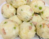 عکس مرحله 3 از دستور توپ برنجی Rice Ball
