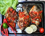 Foto langkah ke 5 dari resep Tumis Bawal Bakar Pedas.