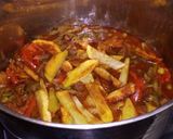 Foto del paso 7 de la receta: Vainitas guisadas con papas fritas y agua de carambola