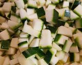 Foto del passaggio 1 della ricetta Calamarata zucchine e gamberetti