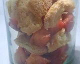 Foto del paso 2 de la receta: Trifle con frutillas, dulce de leche, vainillas y arándanos