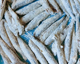 Foto del paso 2 de la receta: Boquerones fritos en freidora de aire sin casi aceite