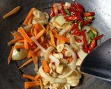 Foto langkah ke 4 dari resep Oseng Cumi Pete.