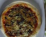 Foto langkah ke 8 dari resep Homemade Pizza.