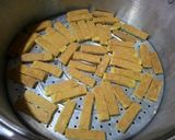 Foto langkah ke 6 dari resep Kastengel Renyah Tanpa Mixer Tanpa Oven.
