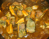 Foto del paso 5 de la receta: Canelón de carrilleras de cerdo al vino tinto con setas de temporada