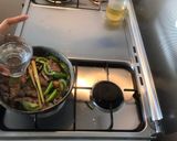 Foto langkah ke 5 dari resep Tumisan Daging Tomat Hijau.
